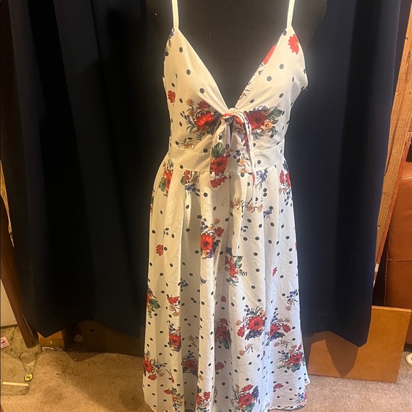 Chic Me Dresses & Skirts - Chic White Floral Maxi Dress with Polka Dots